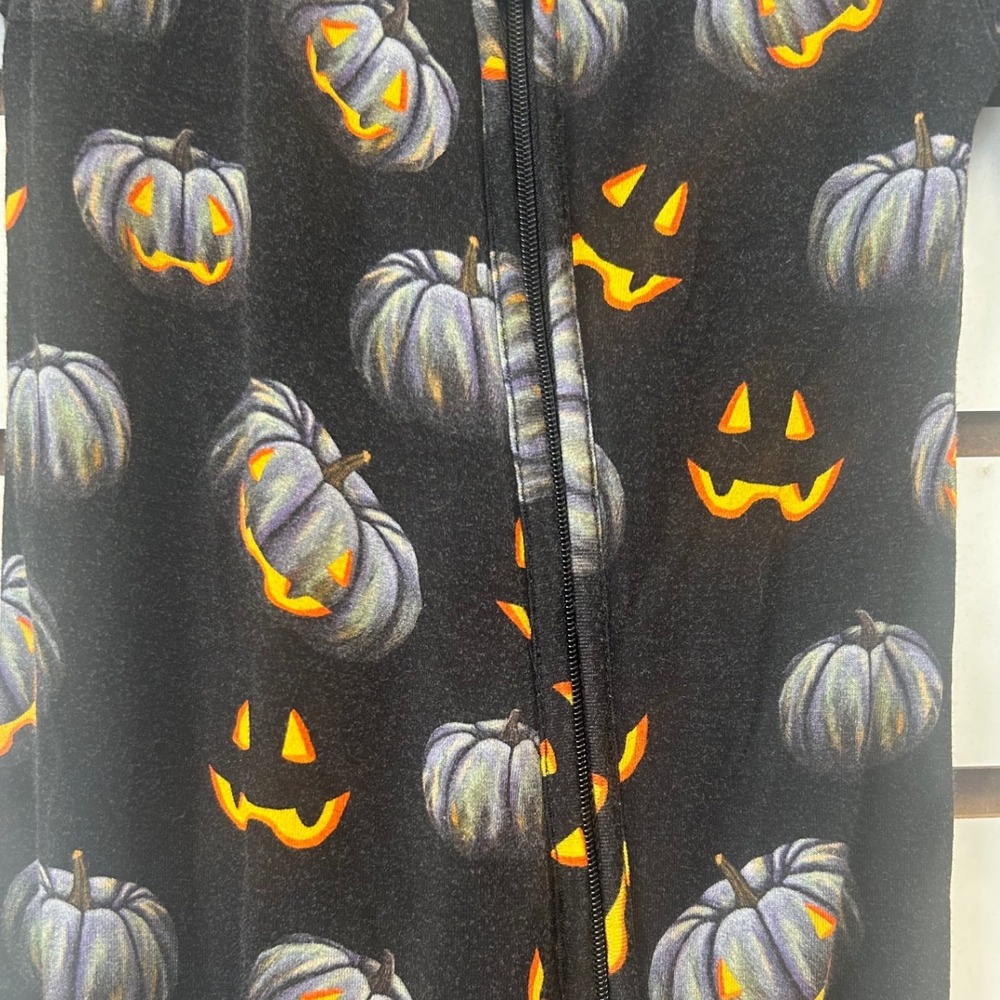 Little‎ Bum Bums 12-18 Halloween Pumpkin Jack O Lantern Pajamas romper - Picture 2 of 3